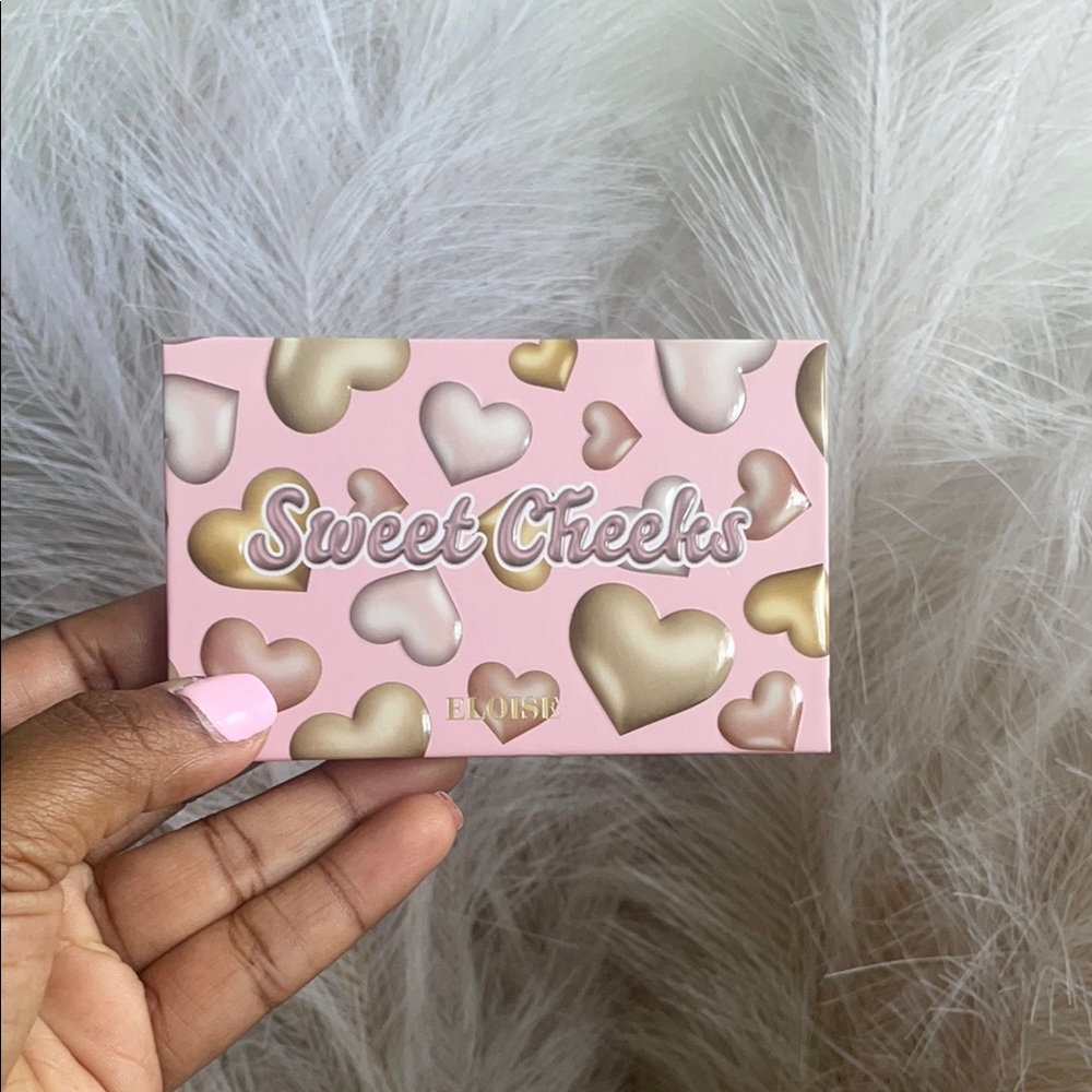 Eloise Sweet Cheeks Heart Palette